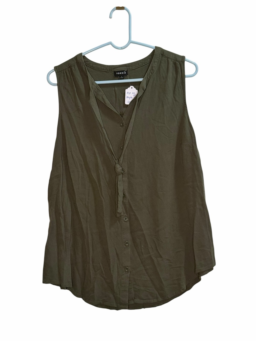 βπΌπ Torrid Olive Green Sleeveless Button Front V-Neck Top size 1 - Picture 2 of 5